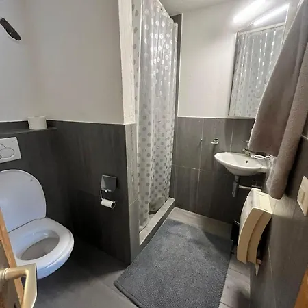 In To Rent For Wef Week 19 Thru 24 Appartement