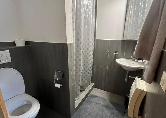 In To Rent For Wef Week 19 Thru 24 Appartement